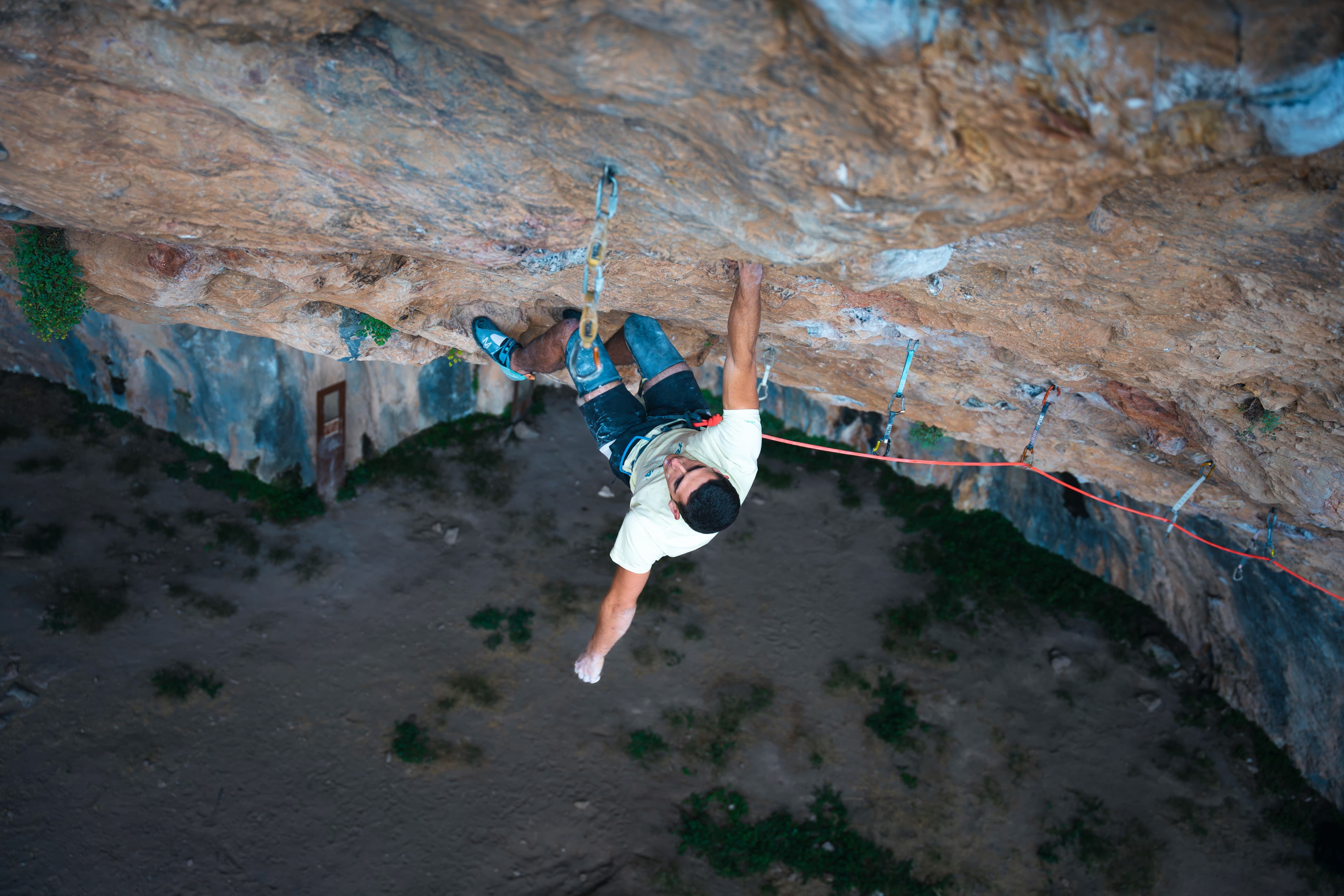 Hector Bazan "Ciudad de Dios" 9a/+ Santa Linya